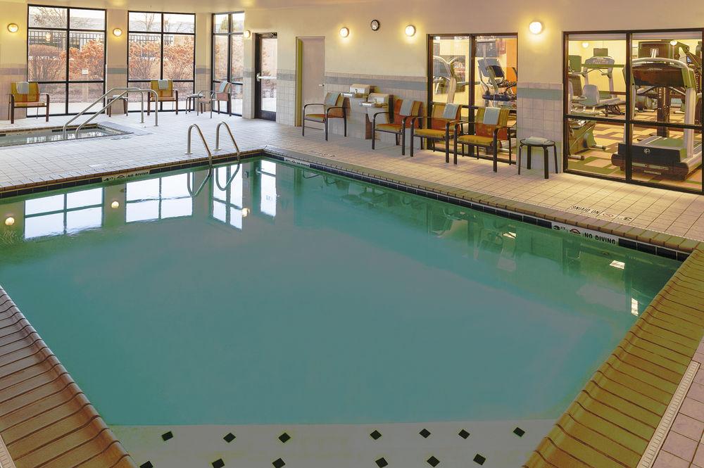 Courtyard By Marriott Chicago Schaumburg/Woodfield Mall Екстериор снимка