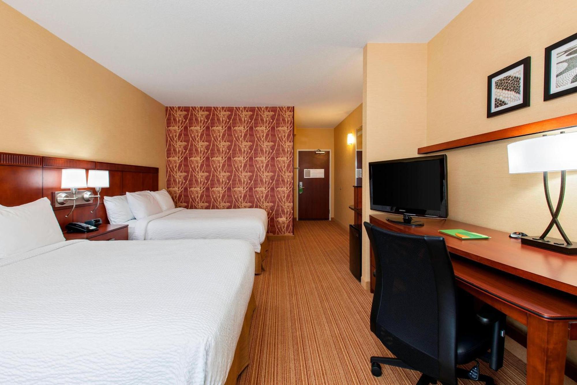 Courtyard By Marriott Chicago Schaumburg/Woodfield Mall Екстериор снимка