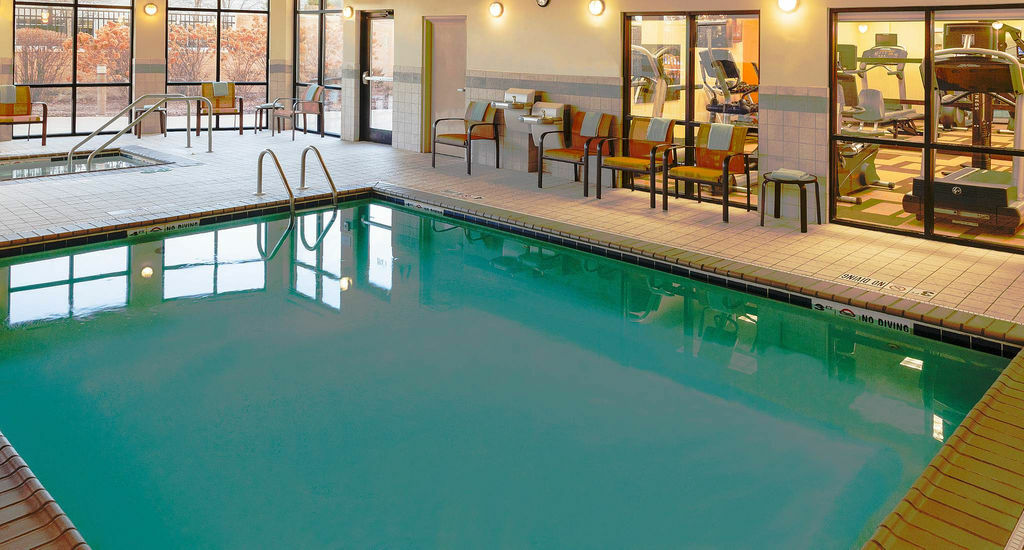 Courtyard By Marriott Chicago Schaumburg/Woodfield Mall Екстериор снимка